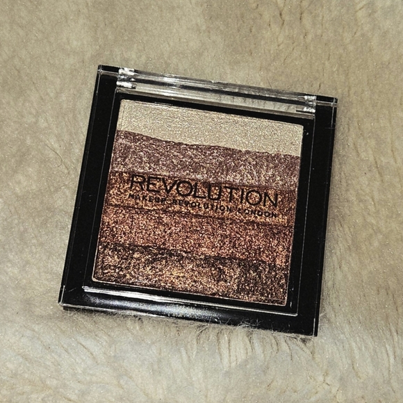 COPY - Makeup Revolution Vivid Shimmer Brick NWT Sealed! Blush / Bronzer - Picture 4 of 5